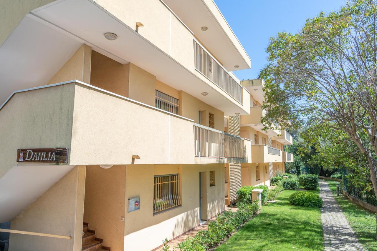VVF Villages Les Eucalyptus à Juan Les Pins Extérieur photo